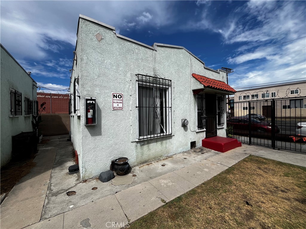 6325 S Figueroa Street Property Photo 4