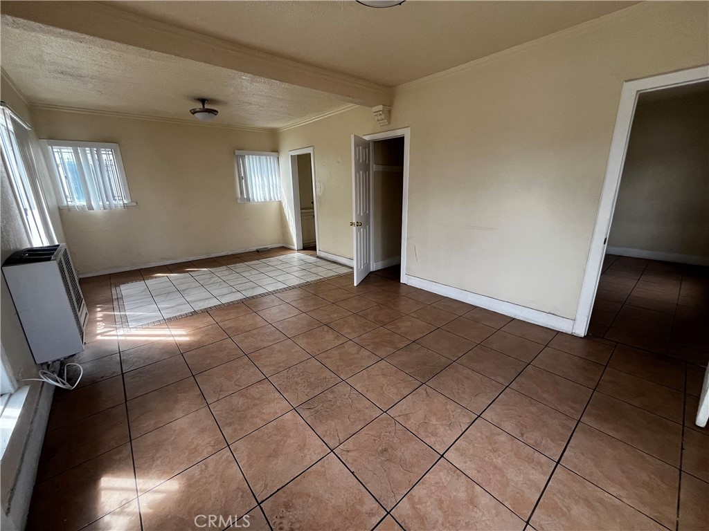 6325 S Figueroa Street Property Photo 6