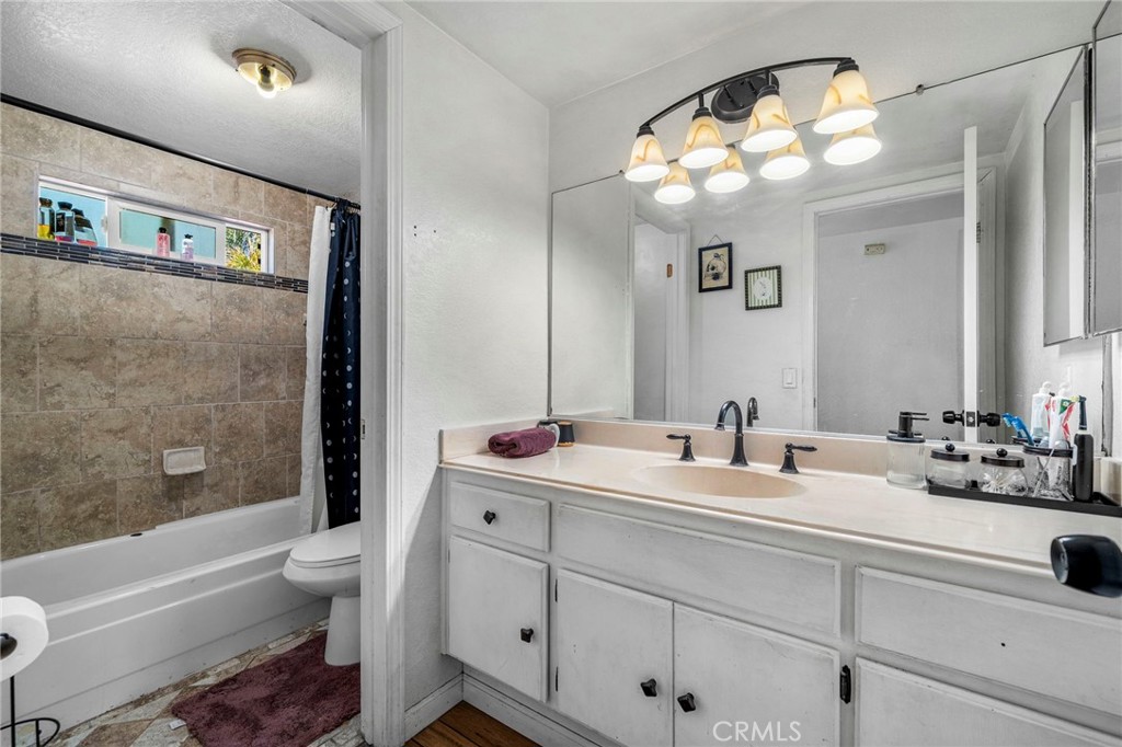 2883 Hollow Glen Circle Property Photo 17