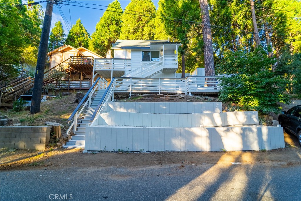 744 Woodland Property Photo 5
