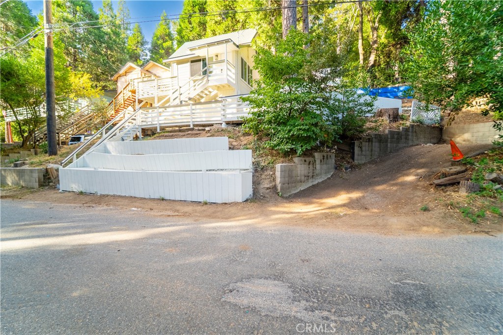 744 Woodland Property Photo 10