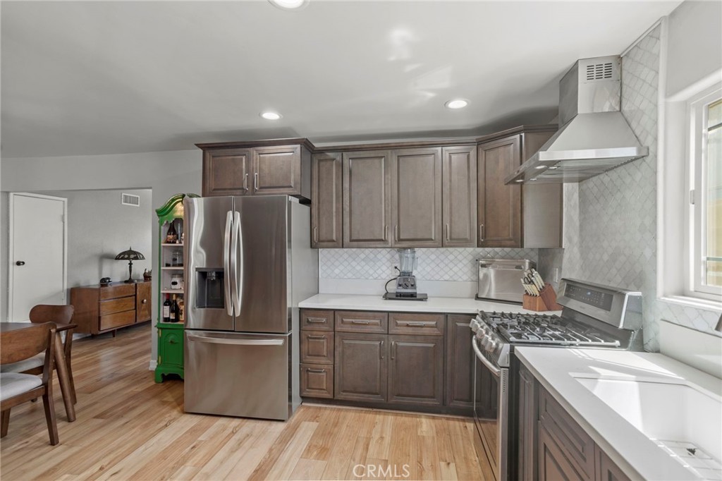 24509 Ravenna Property Photo 6