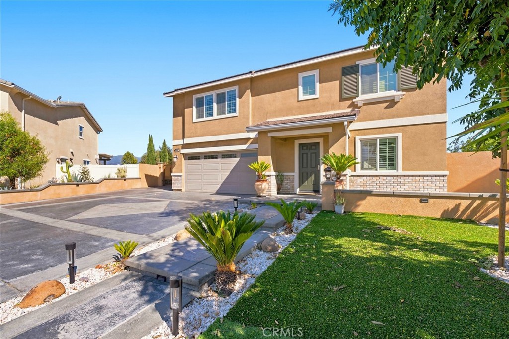 1304 Desert Rose Court Property Photo 12