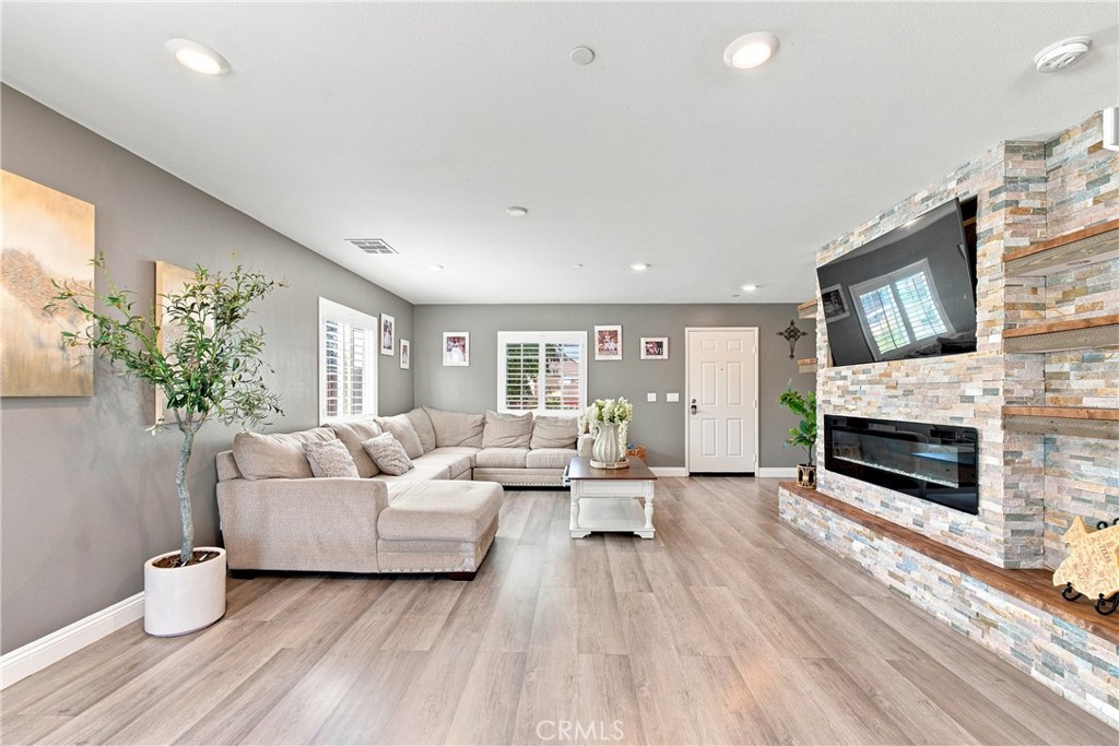 1304 Desert Rose Court Property Photo 18