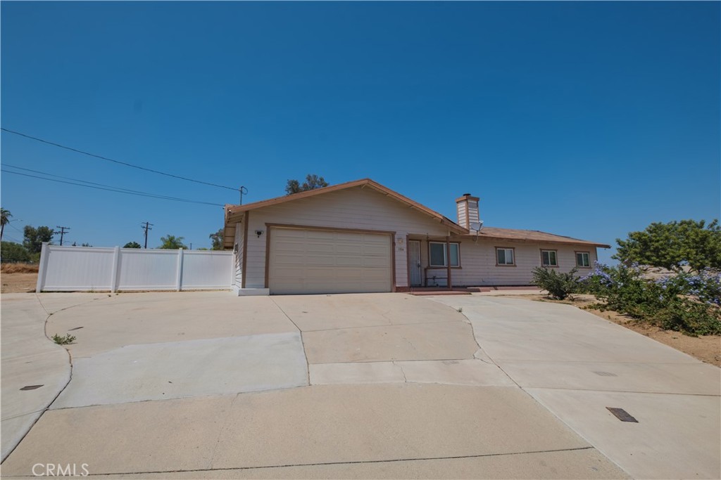 1104 Navajo Property Photo 2