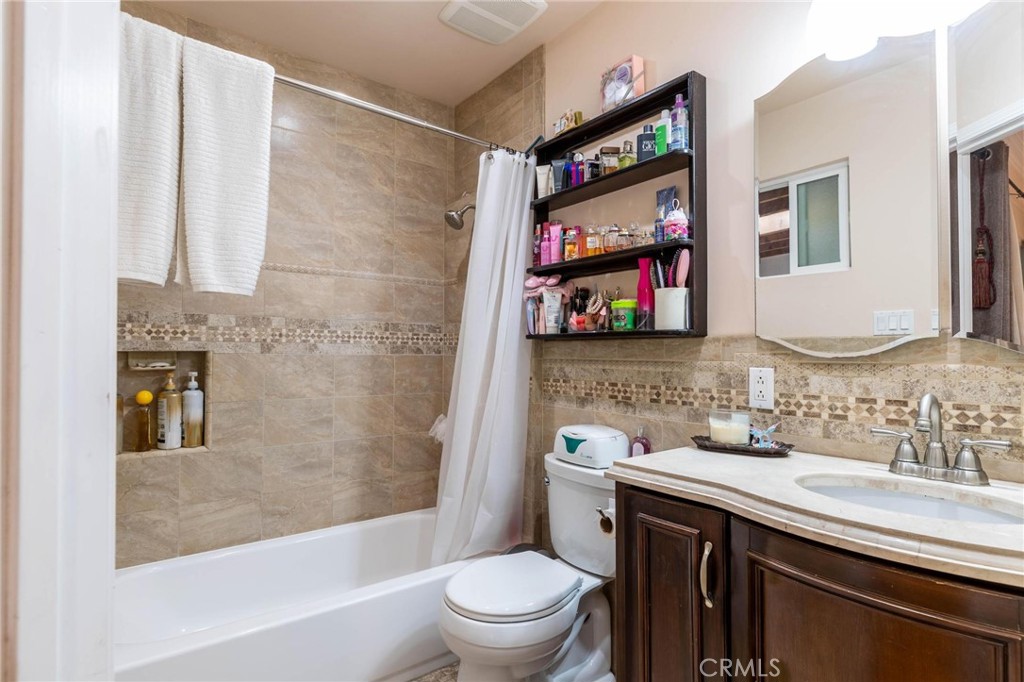 4427 W 60th Property Photo 13