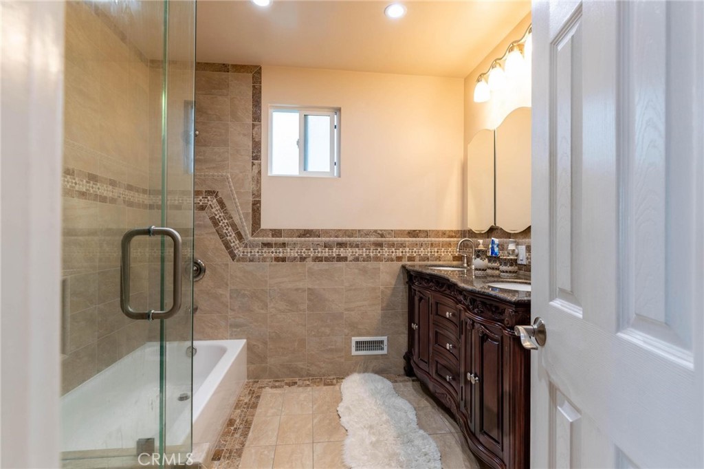 4427 W 60th Property Photo 17