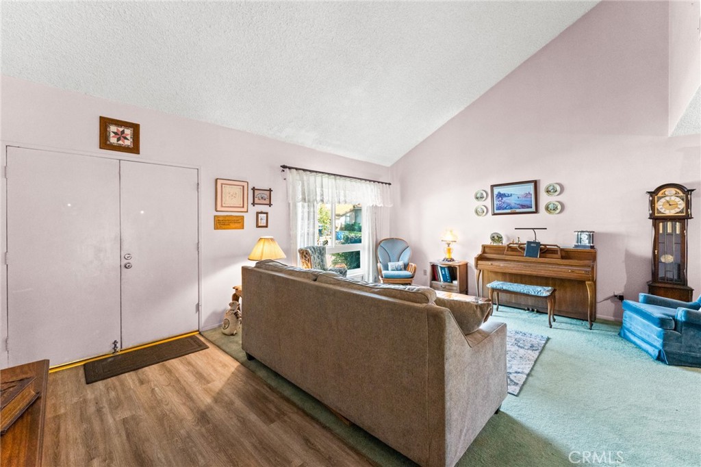 17432 Niagara Avenue Property Photo 7