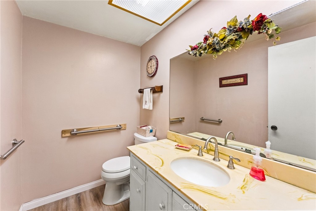 17432 Niagara Avenue Property Photo 28
