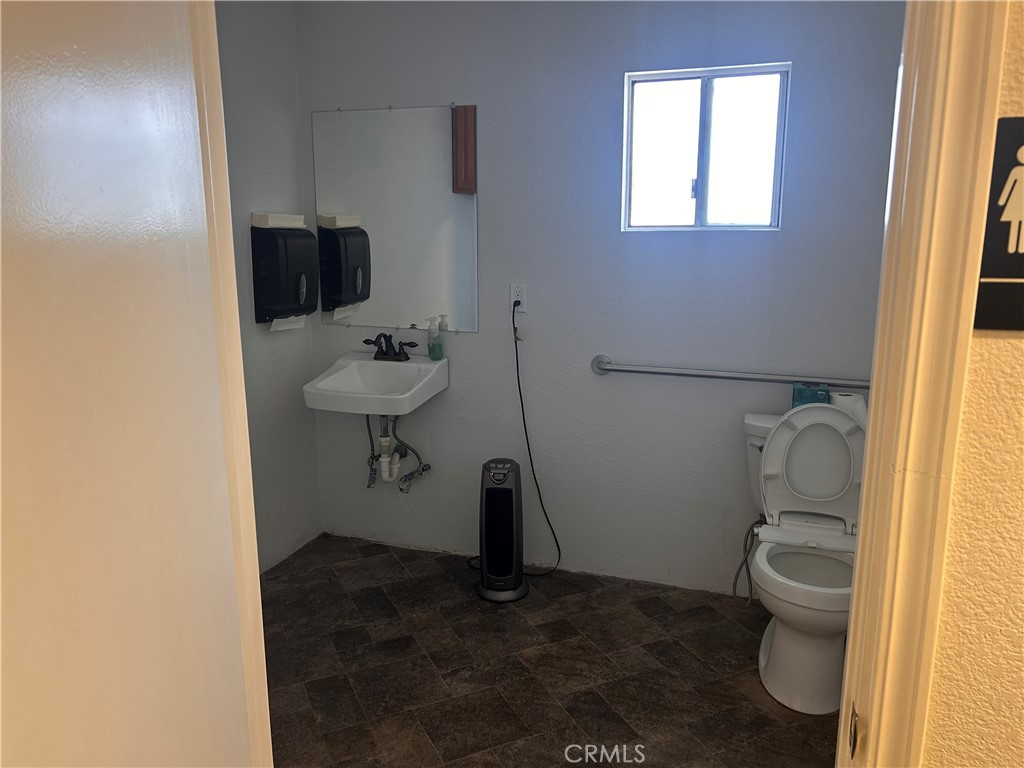 12616 Central Property Photo 7