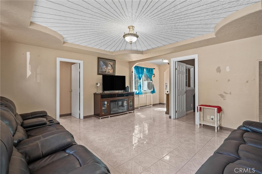 14804 Orange Property Photo 12