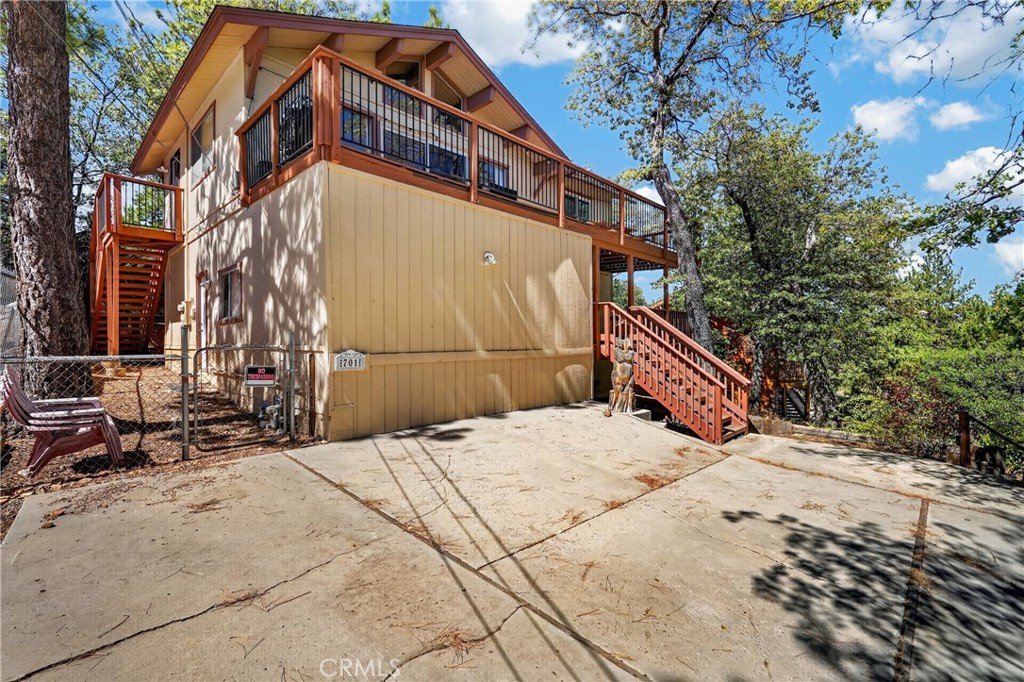 701 Villa Grove Property Photo 39