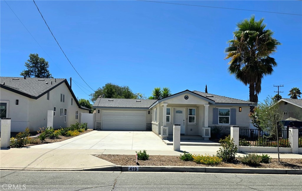 419 W Devonshire Avenue Property Photo 1