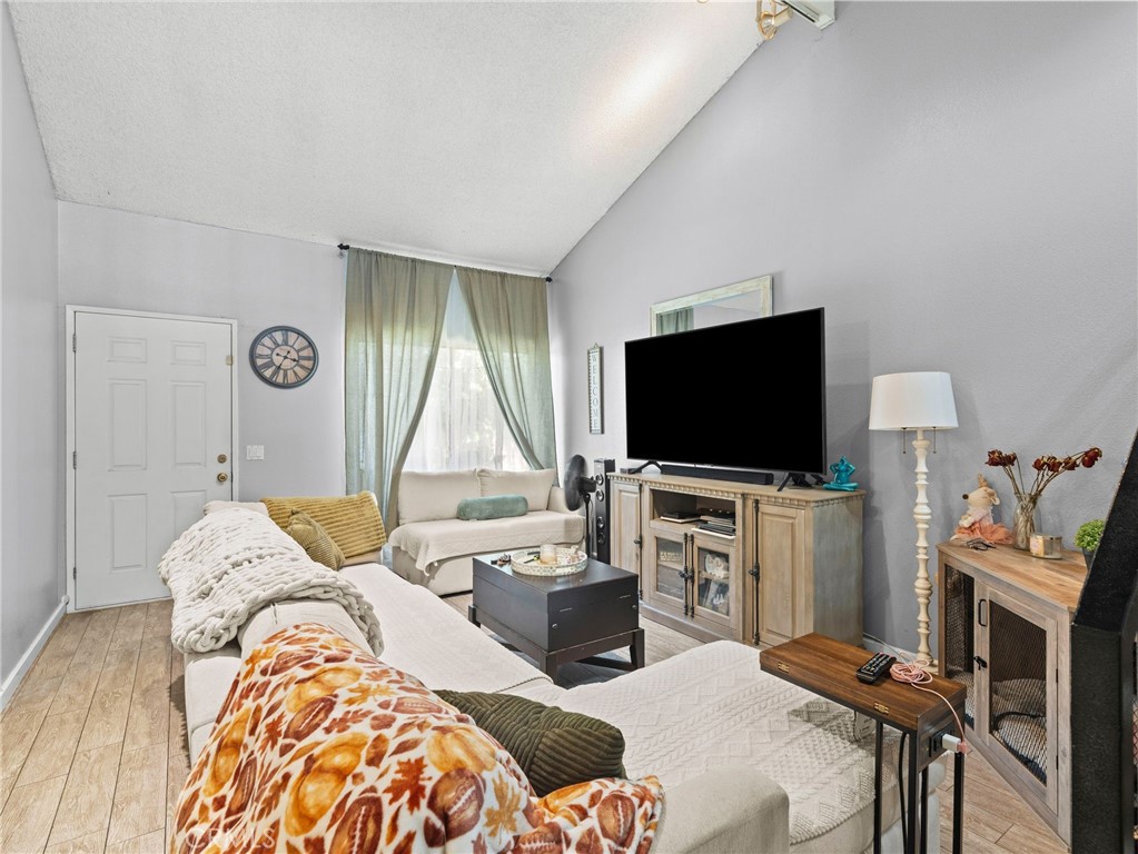 4080 Rosemead 11 Property Photo 3