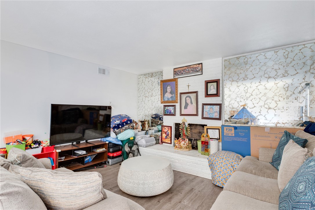 15422 Benfield Property Photo 11