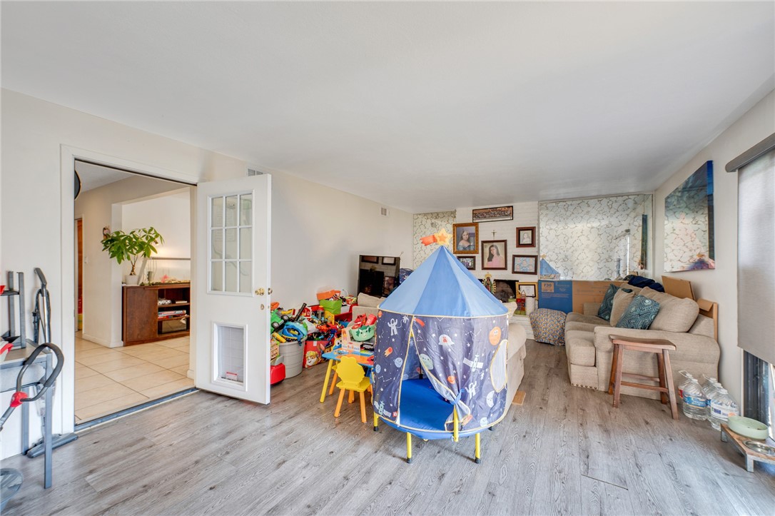 15422 Benfield Property Photo 12