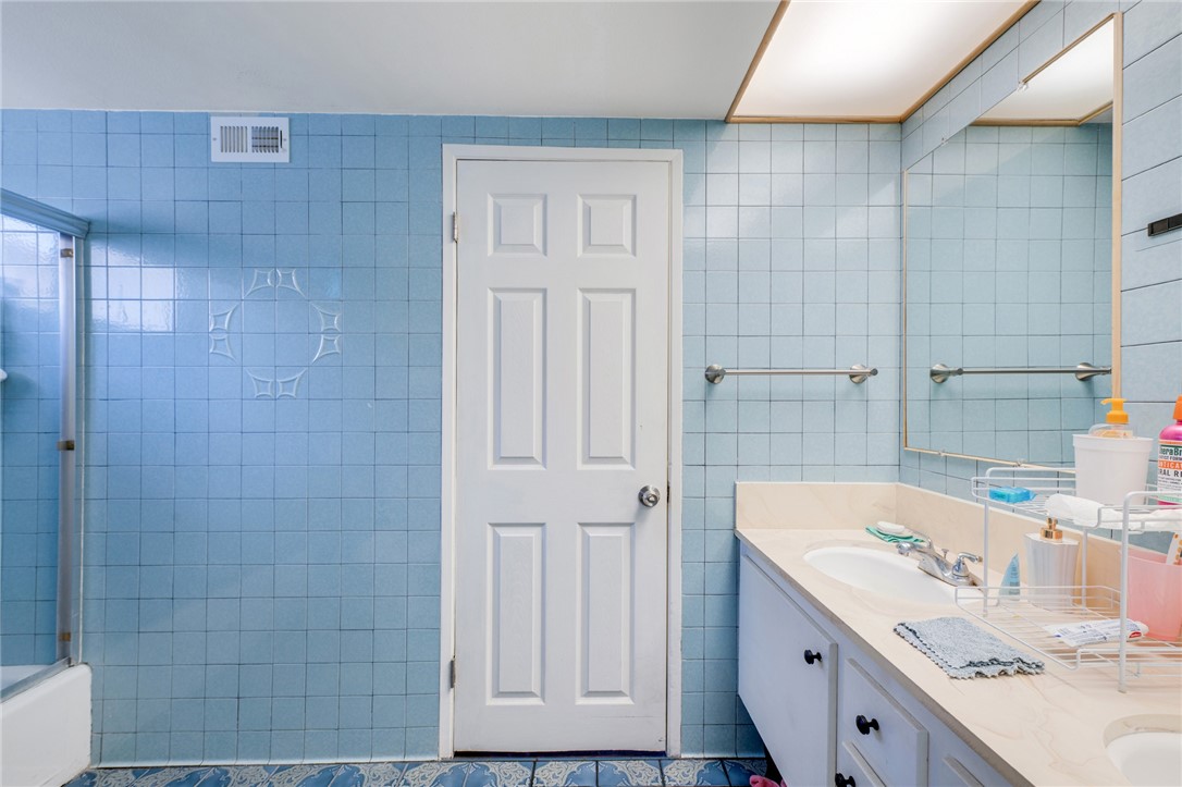 15422 Benfield Property Photo 21