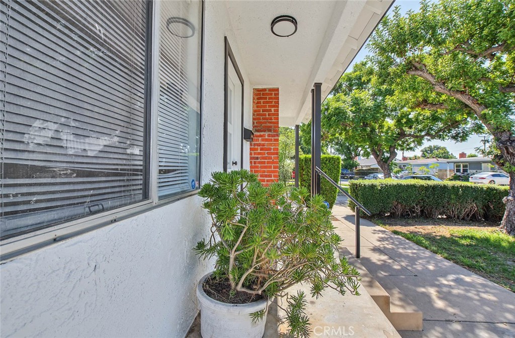 13620 Arlee Property Photo 8