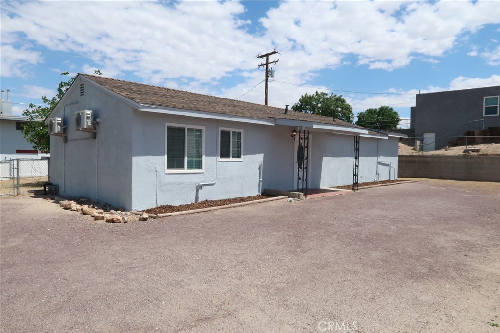 435 S 1st Property Photo 1