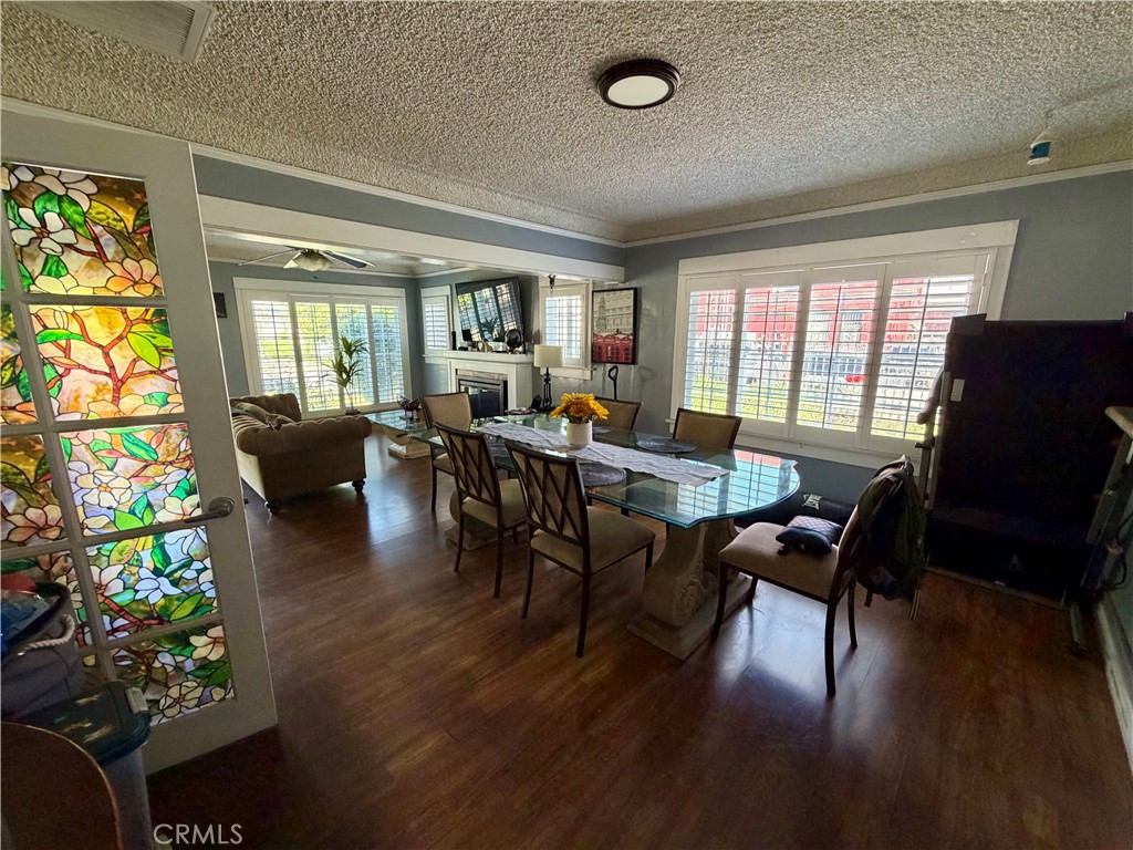 1016 W 51st Place Property Photo 10