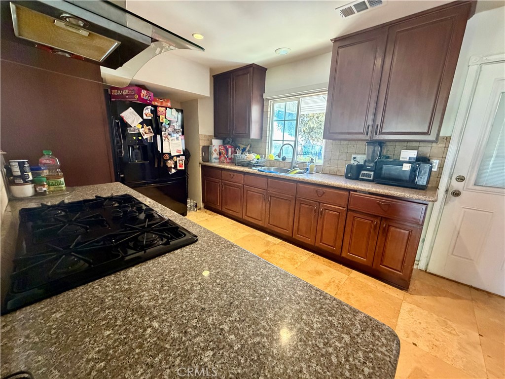1016 W 51st Place Property Photo 11