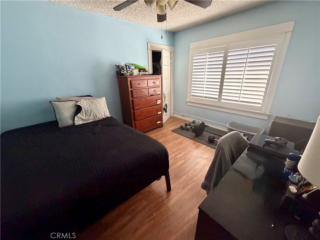 1016 W 51st Place Property Photo 16