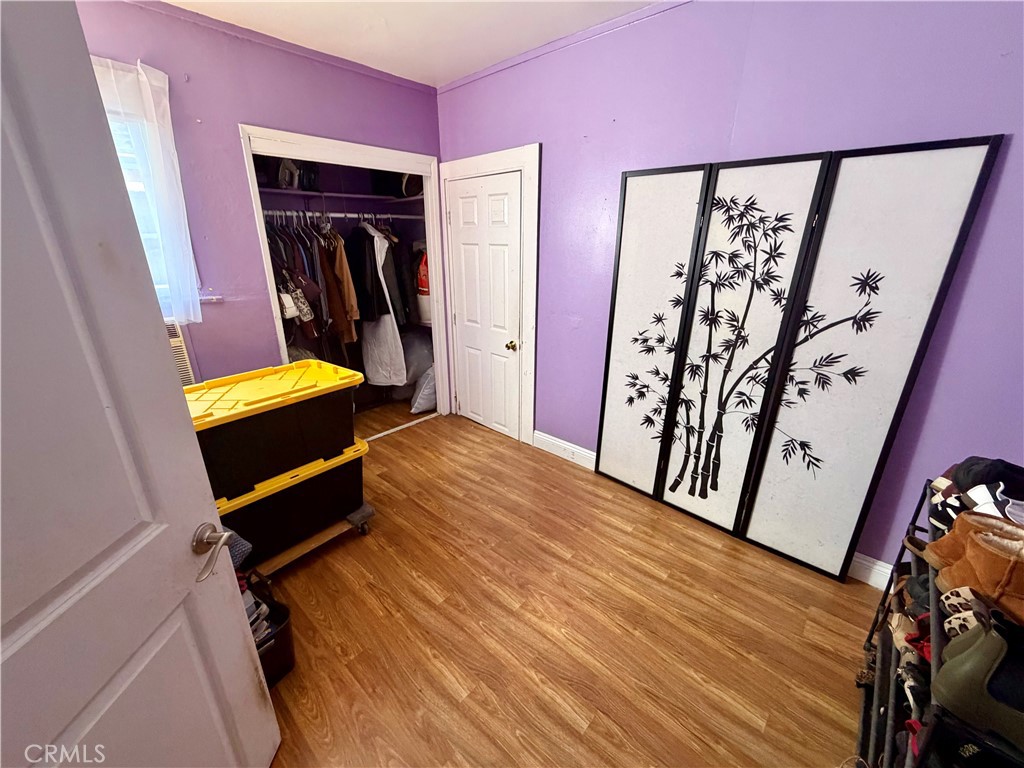 1016 W 51st Place Property Photo 17