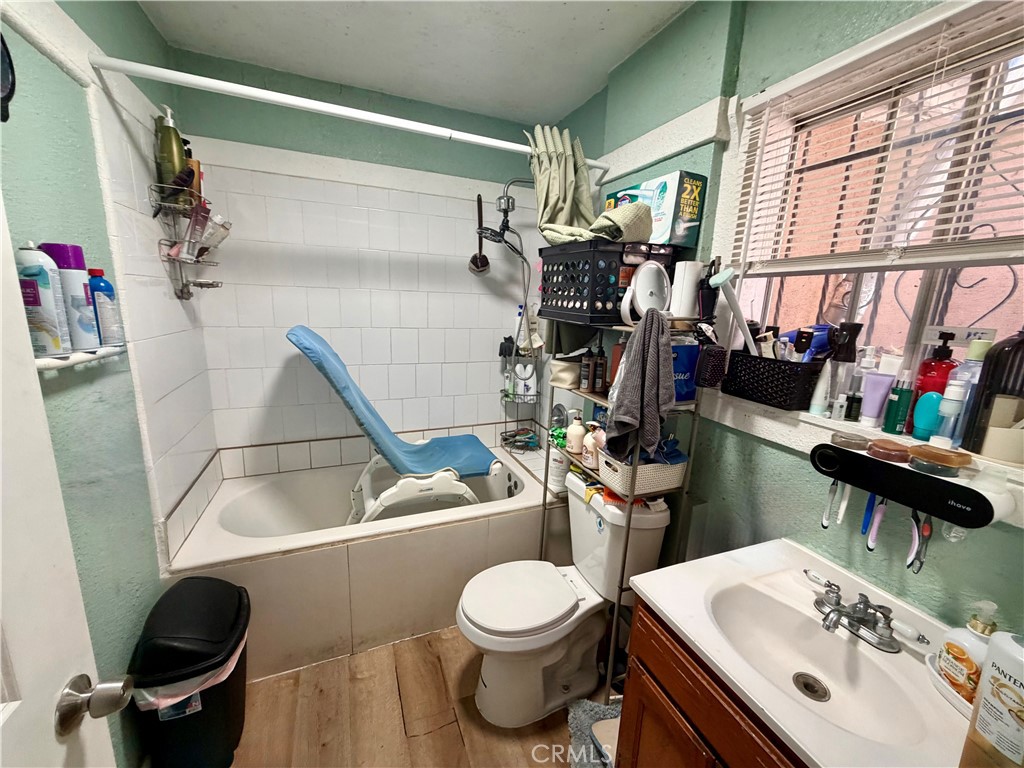 1016 W 51st Place Property Photo 27