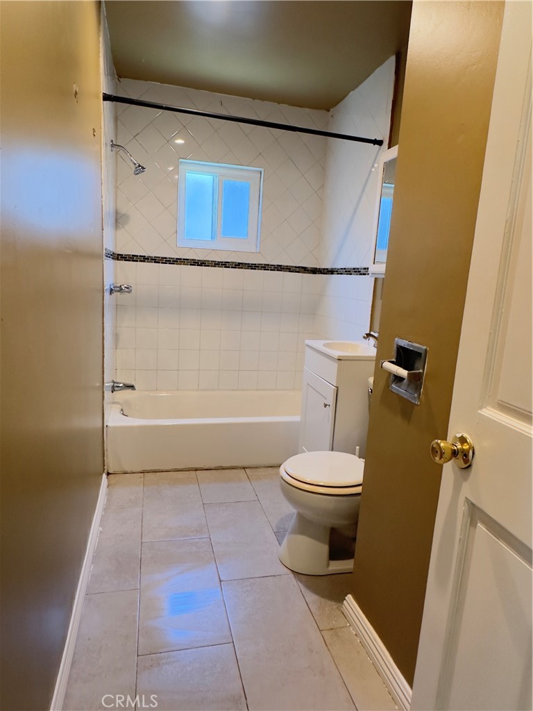 802 E 111th Drive Property Photo 8