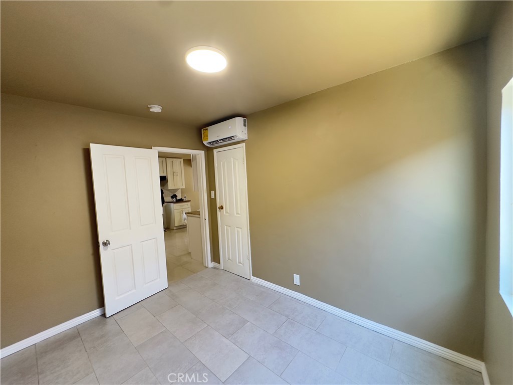 802 E 111th Drive Property Photo 9