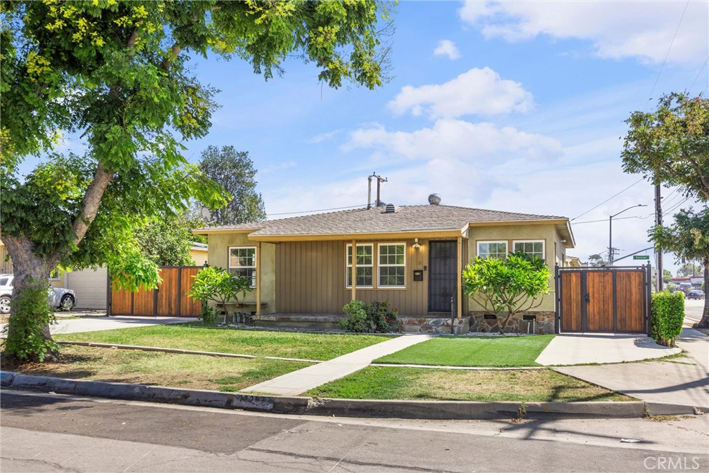 13287 Helmer Drive Property Photo 1