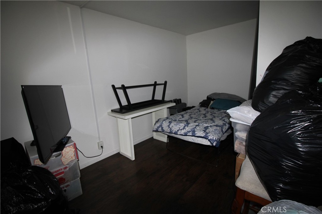 222 E Manchester Property Photo 9