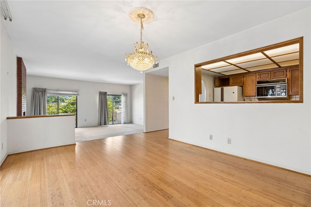 2431 Claremont Property Photo 16