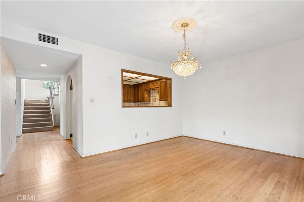 2431 Claremont Property Photo 17