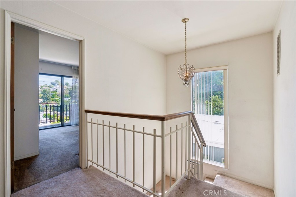 2431 Claremont Property Photo 28