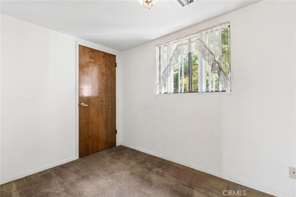 2431 Claremont Property Photo 29