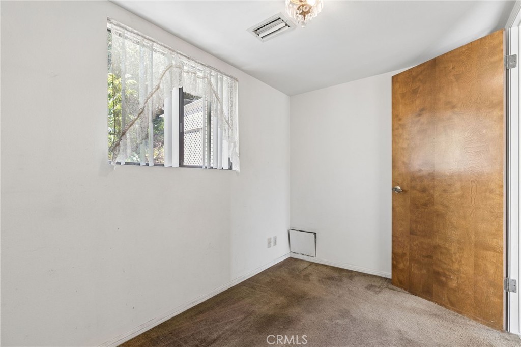 2431 Claremont Property Photo 31