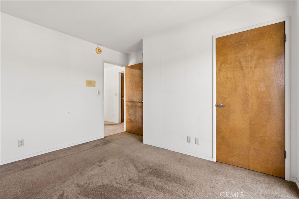 2431 Claremont Property Photo 35