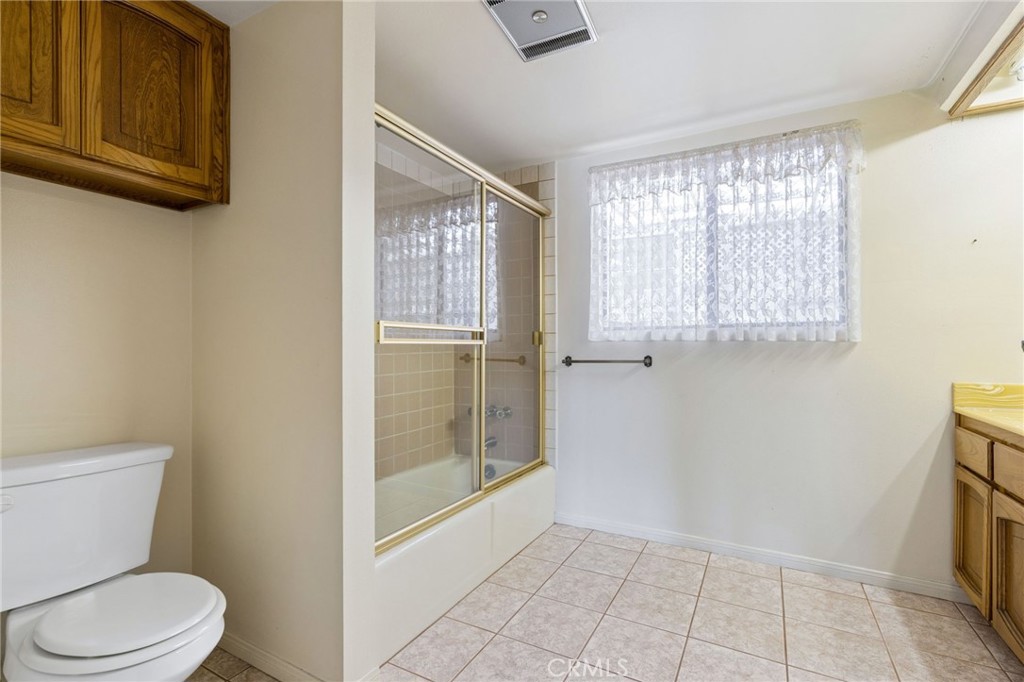 2431 Claremont Property Photo 36