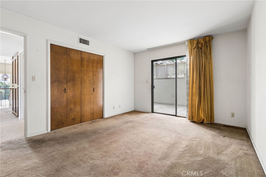 2431 Claremont Property Photo 40