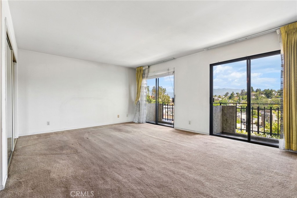 2431 Claremont Property Photo 43