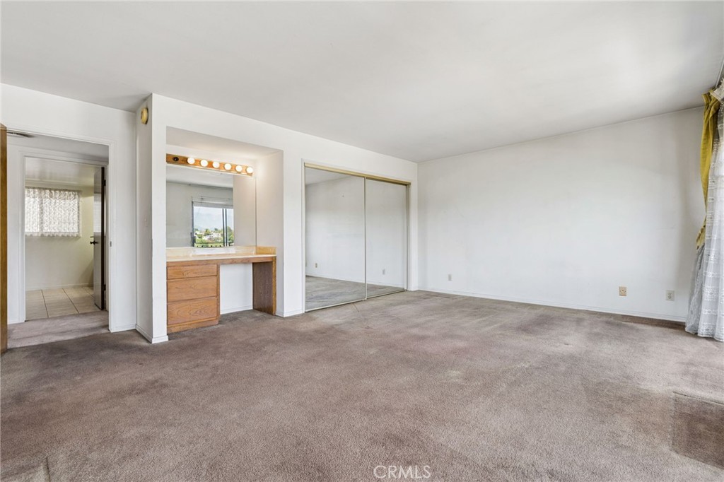 2431 Claremont Property Photo 44