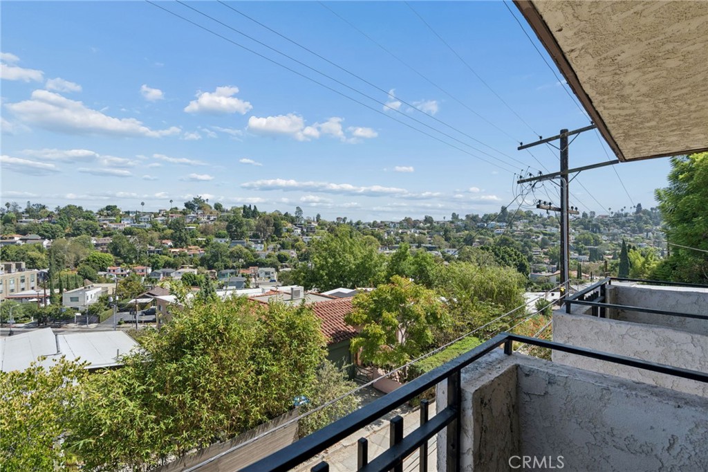 2431 Claremont Property Photo 51