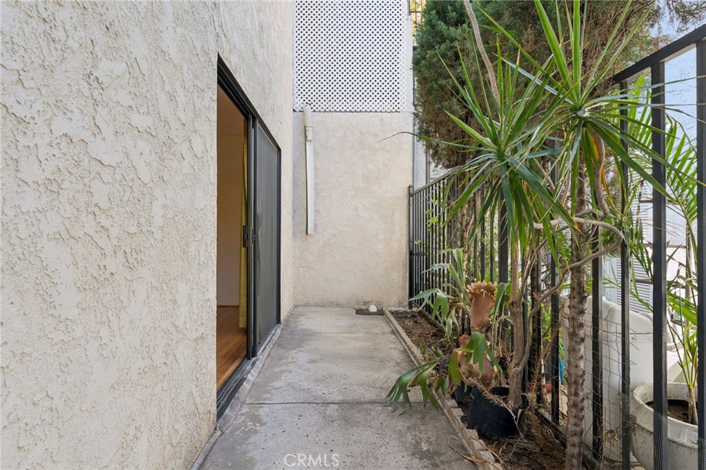2431 Claremont Property Photo 57