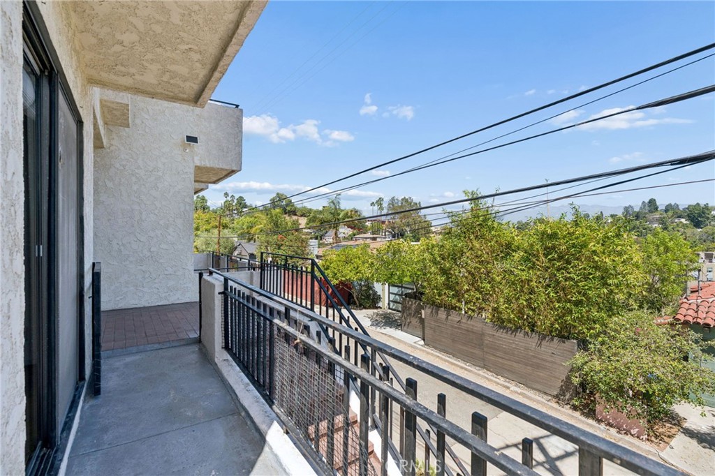 2431 Claremont Property Photo 62