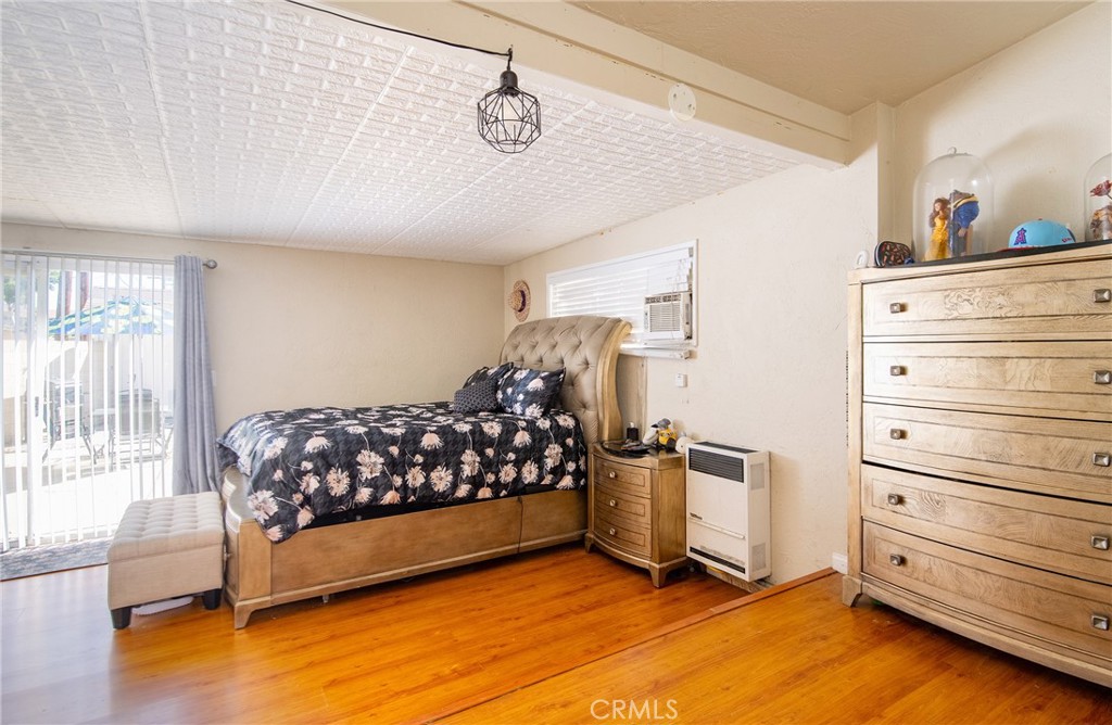 482 E 59th Street Property Photo 7