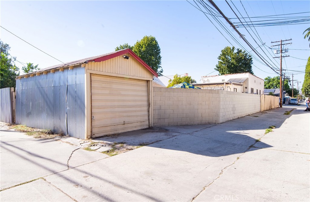 482 E 59th Street Property Photo 12