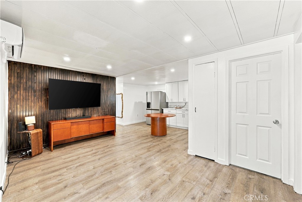 5450 N. Paramount Blvd. Property Photo 7
