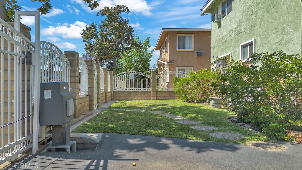 141 S 7th Street Property Photo 3
