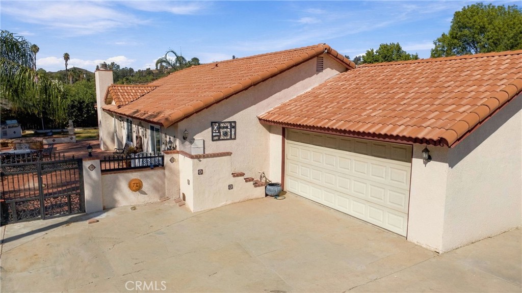 23856 Outrigger Property Photo 3